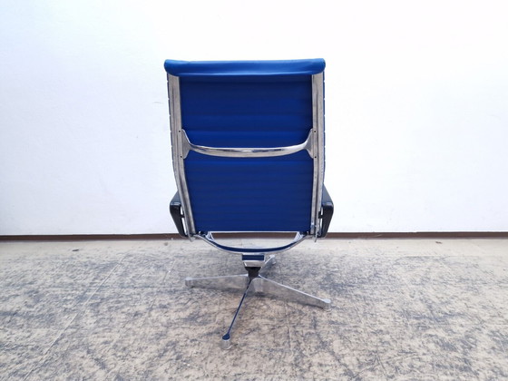 Image 1 of Hermann Miller Ea 124 Ea 125 Design fauteuil Leren fauteuil Stoel Vitra Eames blauw#2