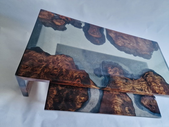 Image 1 of Zwevende Waterval Tafel Van Amerikaanse Iepenhout Met Burl. Smokey Grey Semi Transparent