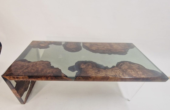 Image 1 of Zwevende Waterval Tafel Van Amerikaanse Iepenhout Met Burl. Smokey Grey Semi Transparent