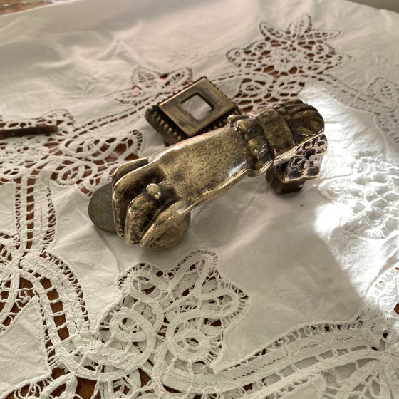 Image 1 of Antieke bronzen deurklopper handring hamer