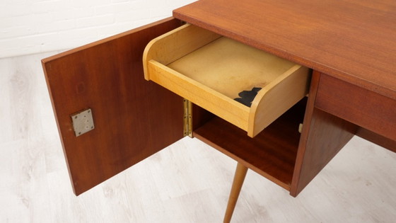Image 1 of Vintage bureau