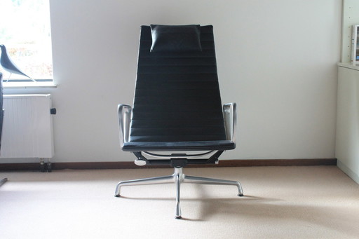 Eames Ea 124 Fauteuil