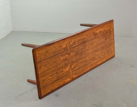 Image 1 of Dutch Design Rozenhouten Topform Salontafel met Leren Tijdschriftenhouder, jaren 1960