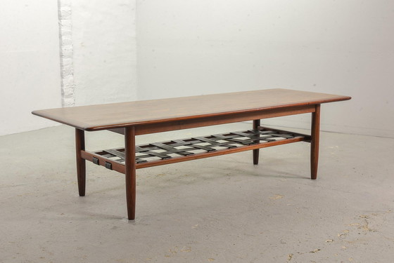 Image 1 of Dutch Design Rozenhouten Topform Salontafel met Leren Tijdschriftenhouder, jaren 1960