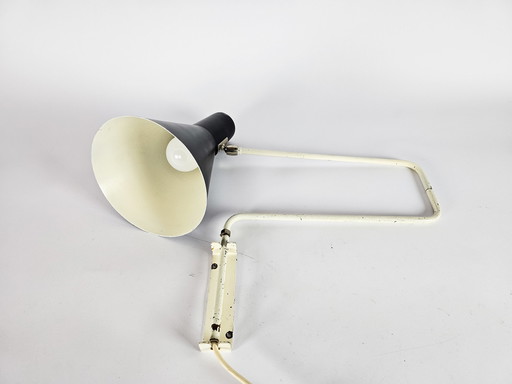 Anvia - ontwerp J.J.M. Hoogervorst - model 7101 - 'swingarm' - wandlamp - 1950's