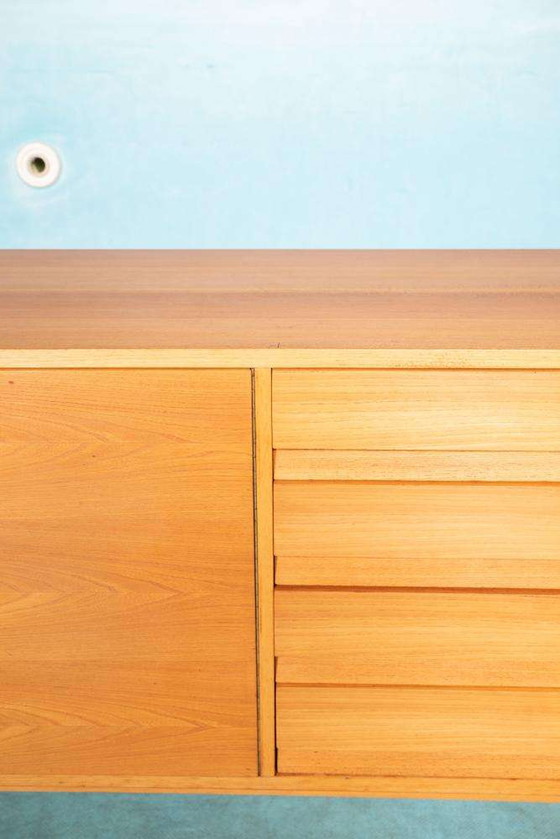 Image 1 of Vintage gerenoveerd blond dressoir, Midcentury sideboard