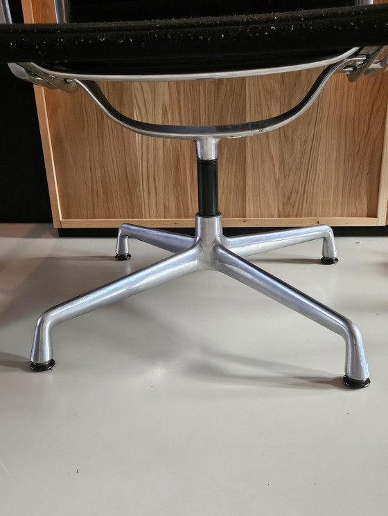 Image 1 of Vitra Eames Ea108