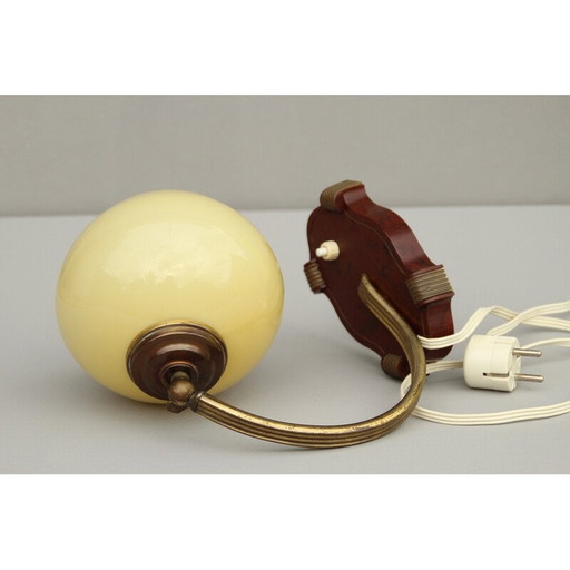 Vintage Art Deco tafellamp in bakeliet, messing, karton en opaalglas, Duitsland jaren 1930