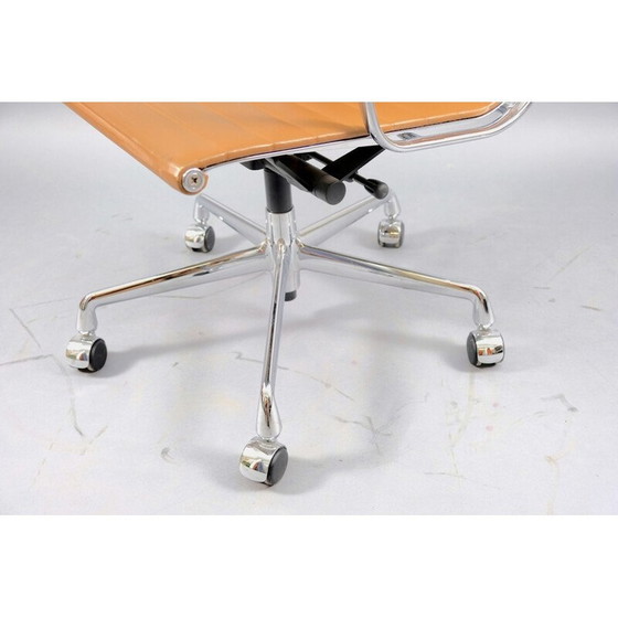 Image 1 of Vintage draaifauteuil in aluminium en leer van Charles en Ray Eames voor Vitra, Duitsland 1959