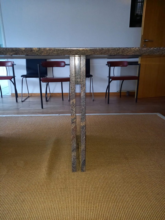 Image 1 of Granieten eettafel