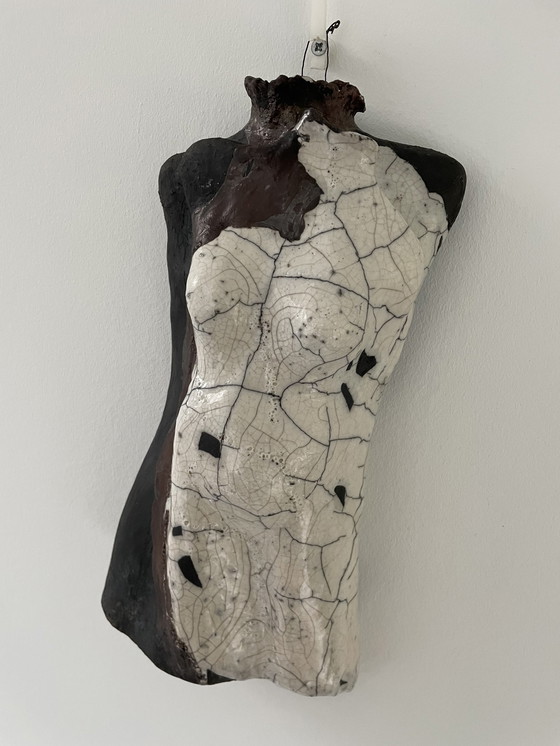 Image 1 of Uniek Beeld Vrouwelijke Torso - Raku, Keramiek, Gesigneerd