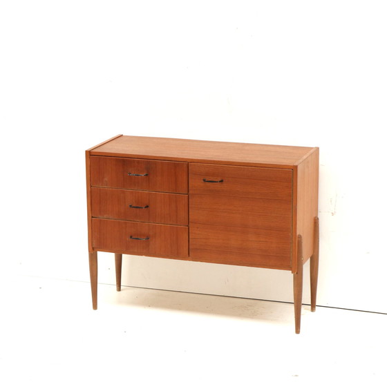 Image 1 of Vintage dressoir met lades en deur gemaakt in de jaren ’60