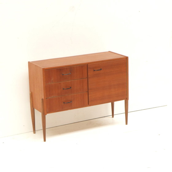 Image 1 of Vintage dressoir met lades en deur gemaakt in de jaren ’60