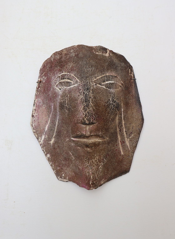 Image 1 of Masker