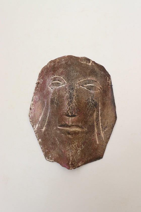 Image 1 of Masker