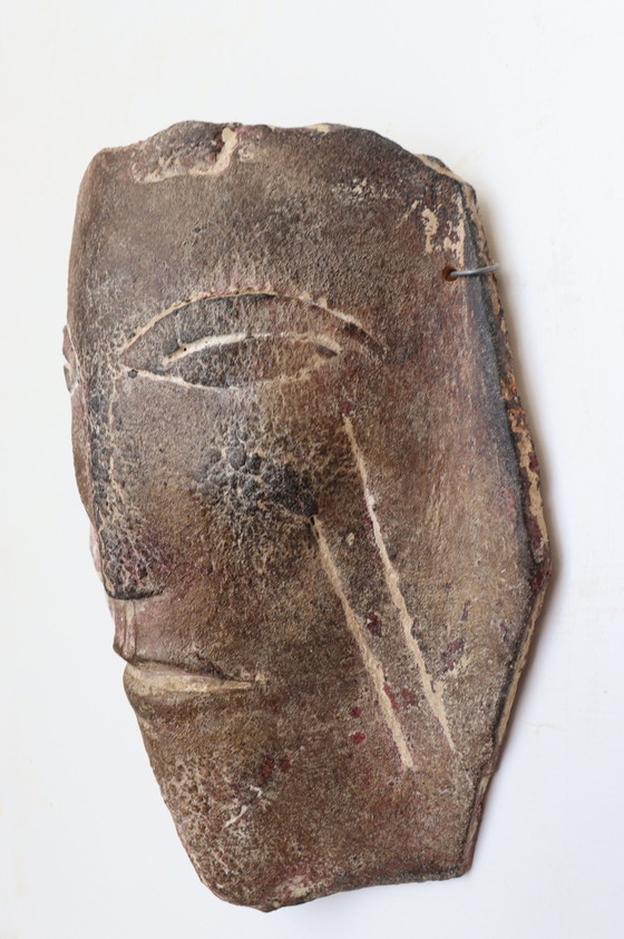 Image 1 of Masker