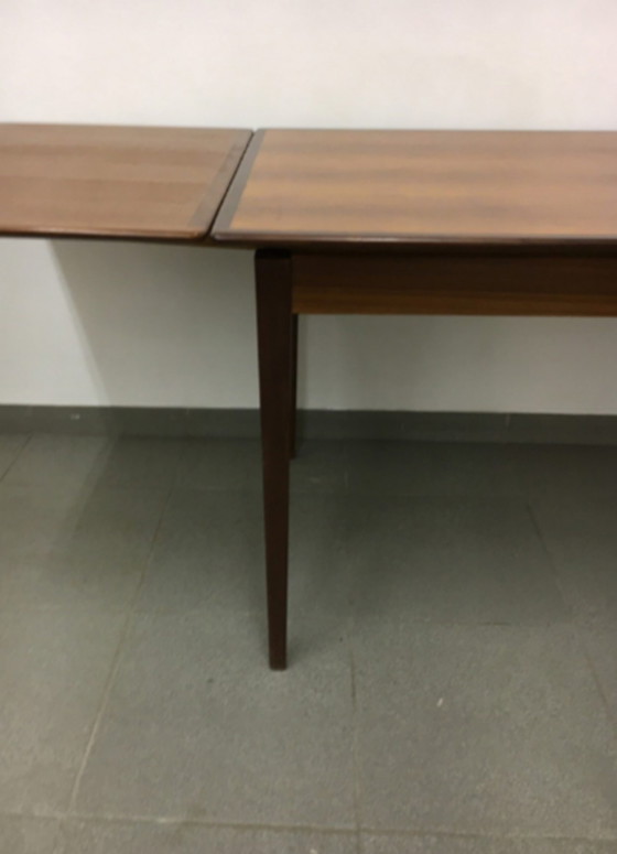 Image 1 of Uitschuifbare eettafel in Mid Century design, jaren 1960