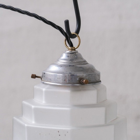 Image 1 of Vintage gelaagde ondoorzichtige glazen hanglamp, Frankrijk 1950