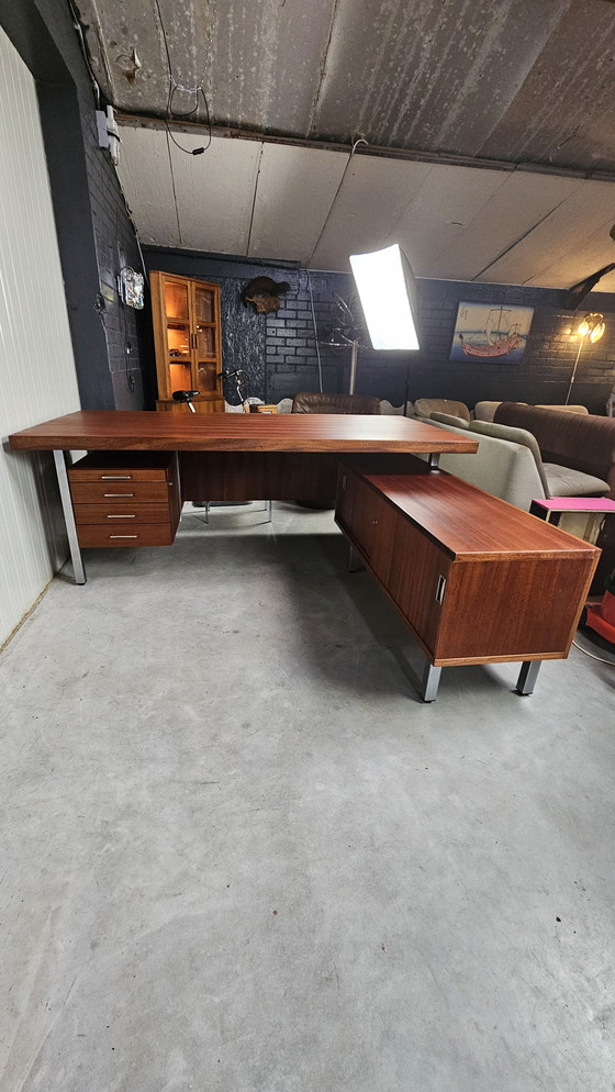 Image 1 of Vintage directie hoek bureau mahoni