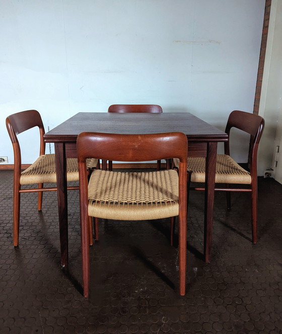 Image 1 of Vintage Deense Eettafel Met 4 N.O. Møller Stoelen Model 75