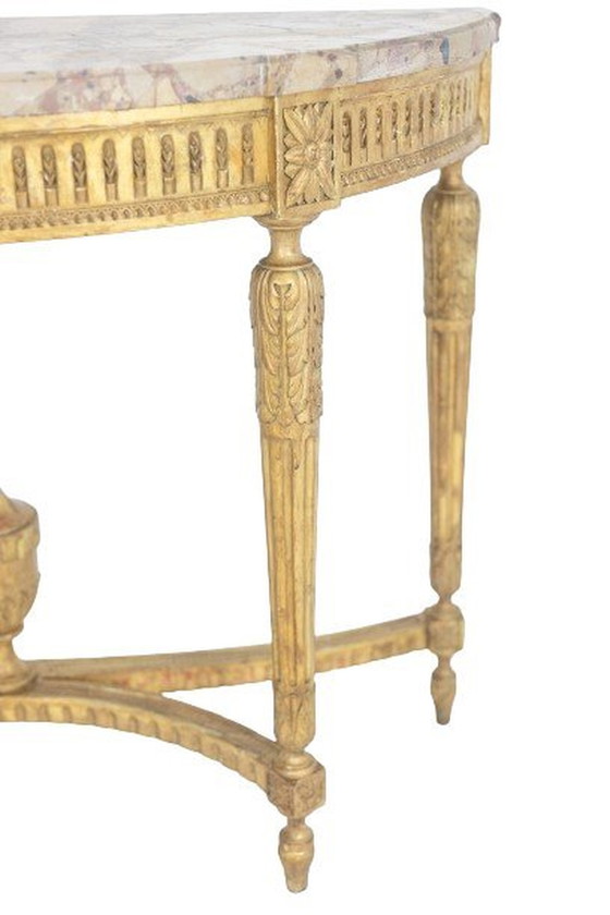 Image 1 of Een verguld houten en Breche D'Alep marmeren console tafel. Circa 1780.