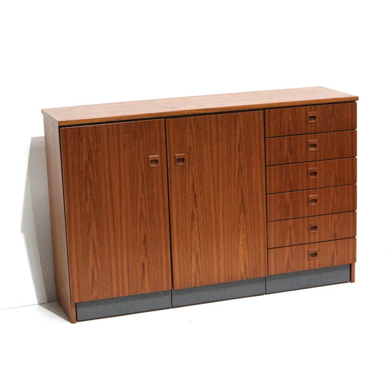 Image 1 of Vintage dressoir / grote ladekast gemaakt in de jaren '60