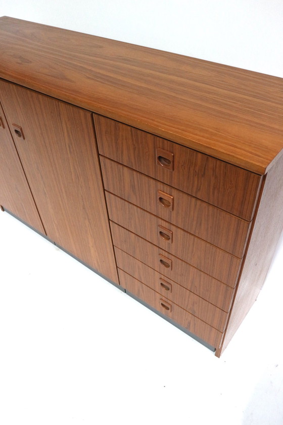 Image 1 of Vintage dressoir / grote ladekast gemaakt in de jaren '60