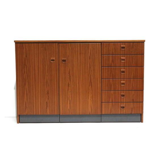 Image 1 of Vintage dressoir / grote ladekast gemaakt in de jaren '60