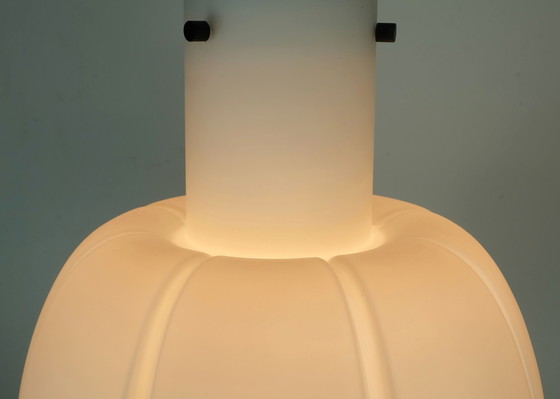 Image 1 of grote glashuette limburg PENDANT LIGHT witte bloemvormige opaline glazen kap