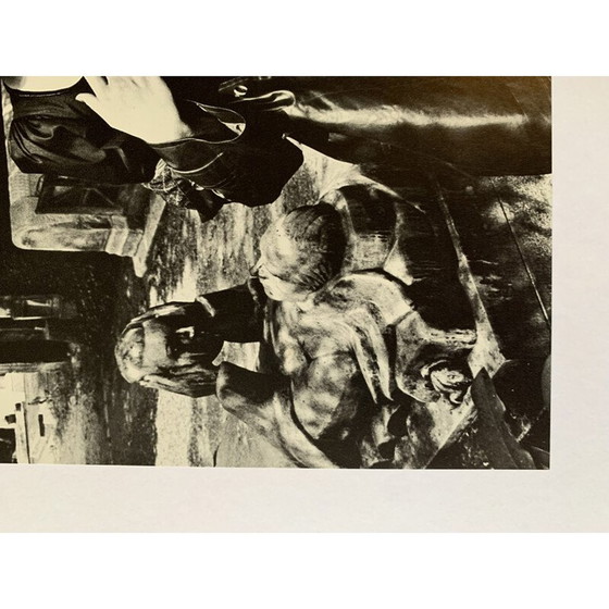 Image 1 of Vintage fotogravure "Père Lachaise, Graf van Talma, Parijs" door Helmut Newton, Frankrijk 1970