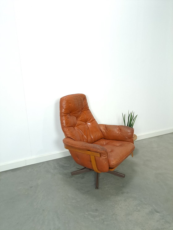 Image 1 of Zweeds leren draai fauteuil G Mobel Sweden