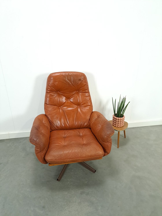 Image 1 of Zweeds leren draai fauteuil G Mobel Sweden