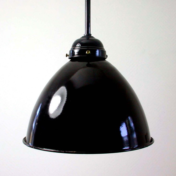 Image 1 of Vintage Midcentury Zwart Duits Industrieel Emaille Plafondlamp Hanglamp