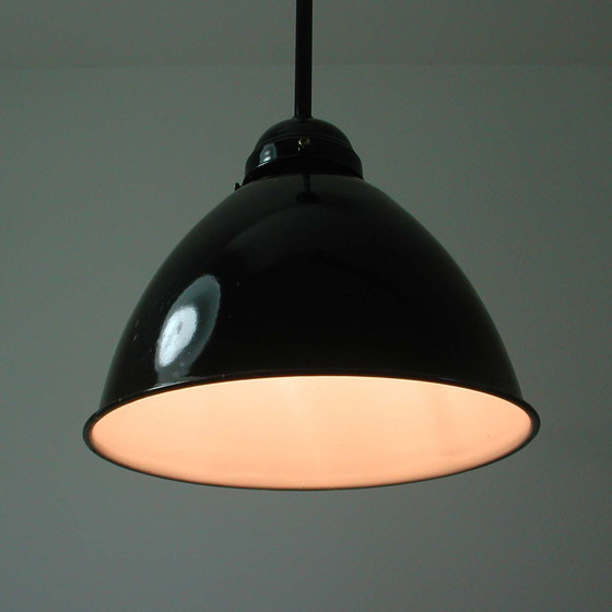 Image 1 of Vintage Midcentury Zwart Duits Industrieel Emaille Plafondlamp Hanglamp