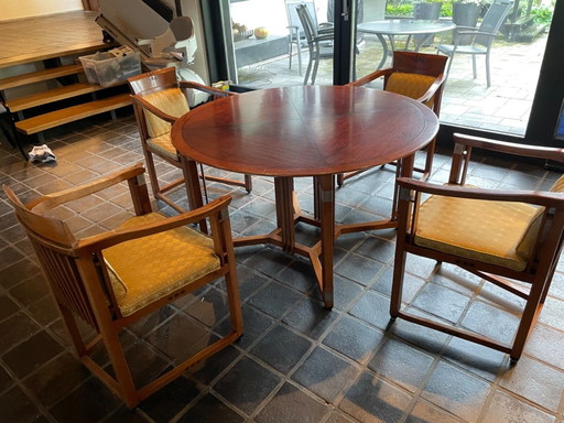 Paul Schuitema Ronde Eettafel Met 4 Stoelen