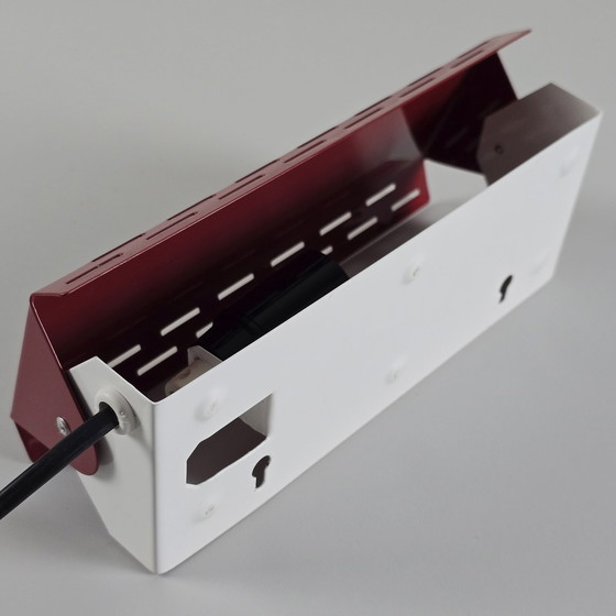 Image 1 of Vintage Rode Metalen Verstelbare Flip-Open Wandlamp - Ontworpen door Gérard Gossé - België, 1980.