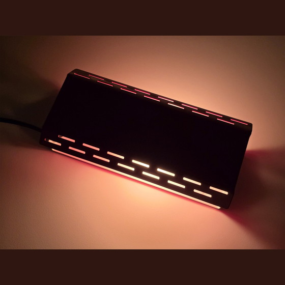 Image 1 of Vintage Rode Metalen Verstelbare Flip-Open Wandlamp - Ontworpen door Gérard Gossé - België, 1980.