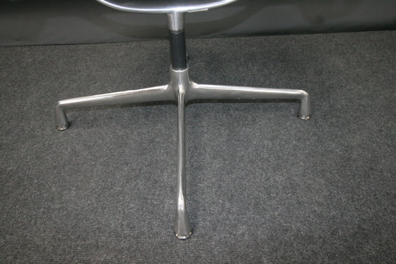 Image 1 of VITRA ALU CHAIR EA 108 in leder (meerdere stuks beschikbaar)