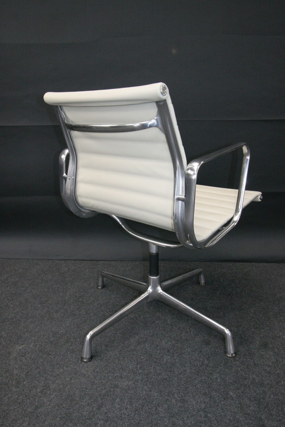 Image 1 of VITRA ALU CHAIR EA 108 in leder (meerdere stuks beschikbaar)