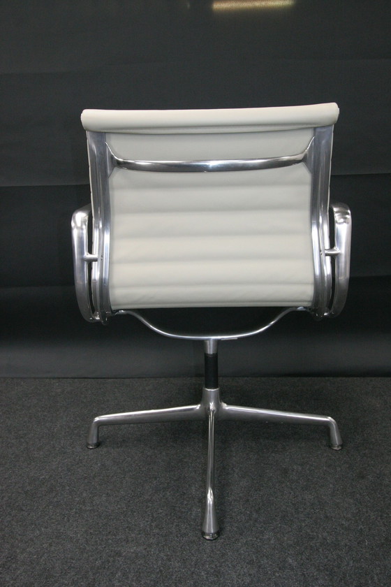 Image 1 of VITRA ALU CHAIR EA 108 in leder (meerdere stuks beschikbaar)