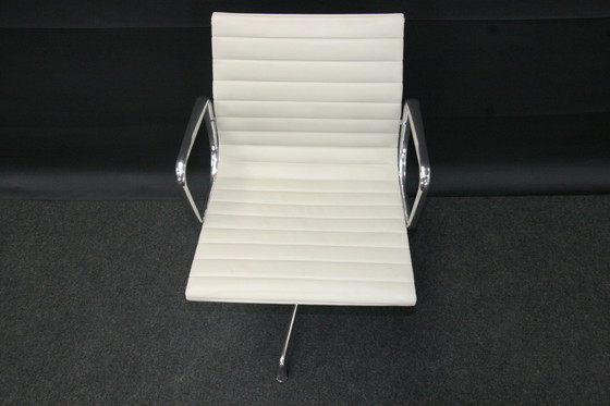 Image 1 of VITRA ALU CHAIR EA 108 in leder (meerdere stuks beschikbaar)