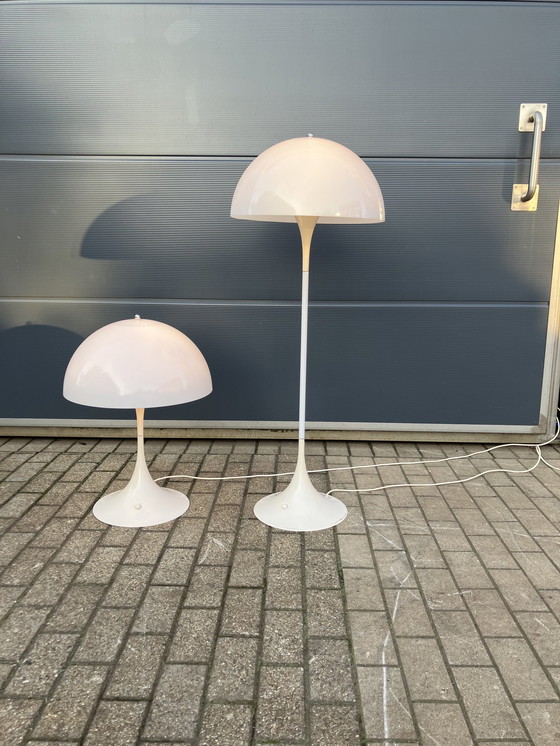 Image 1 of Vintage Vloerlamp En Grote Tafellamp Panthella Louis Poulsen Verner Panton