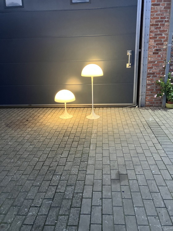 Image 1 of Vintage Vloerlamp En Grote Tafellamp Panthella Louis Poulsen Verner Panton