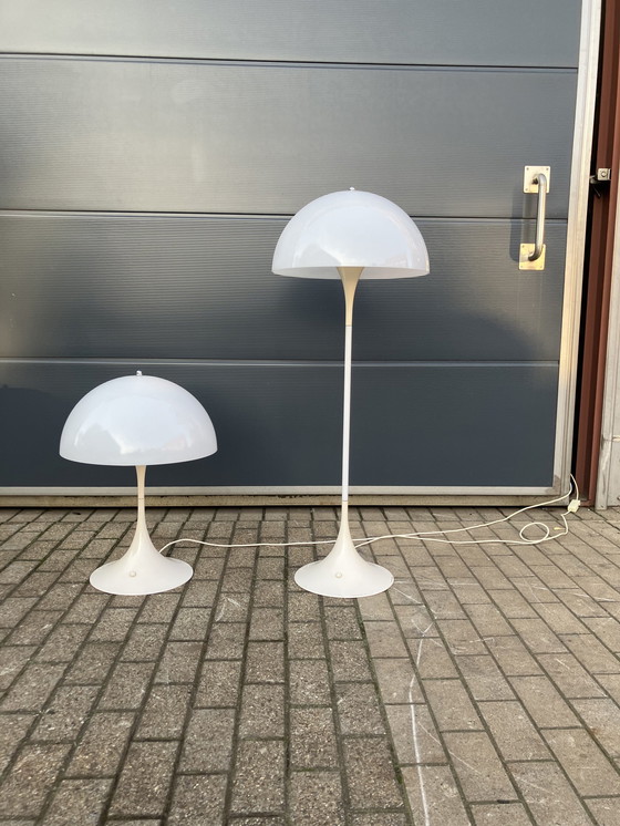 Image 1 of Vintage Vloerlamp En Grote Tafellamp Panthella Louis Poulsen Verner Panton