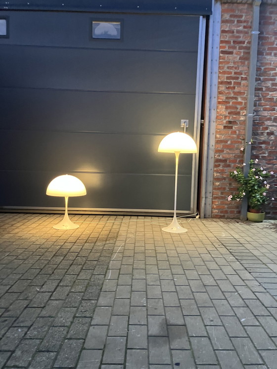 Image 1 of Vintage Vloerlamp En Grote Tafellamp Panthella Louis Poulsen Verner Panton