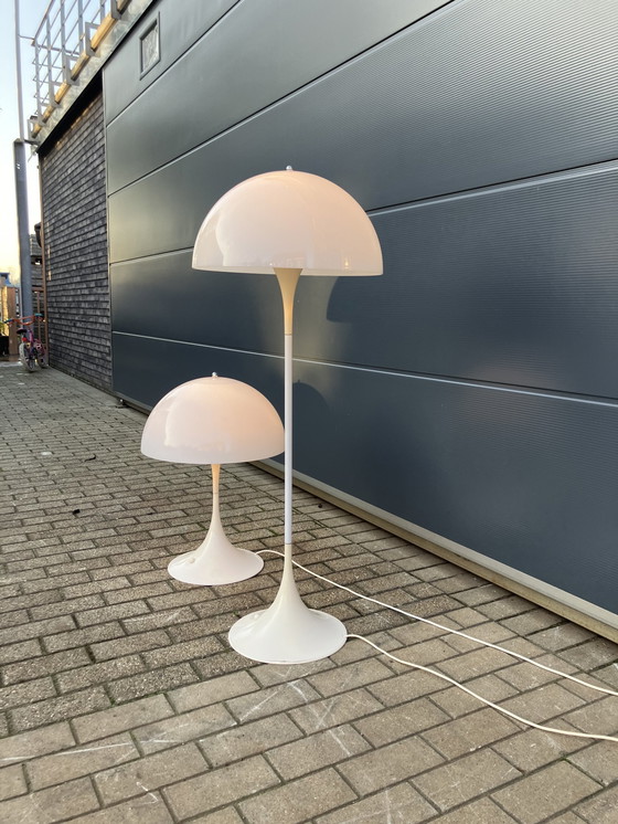 Image 1 of Vintage Vloerlamp En Grote Tafellamp Panthella Louis Poulsen Verner Panton