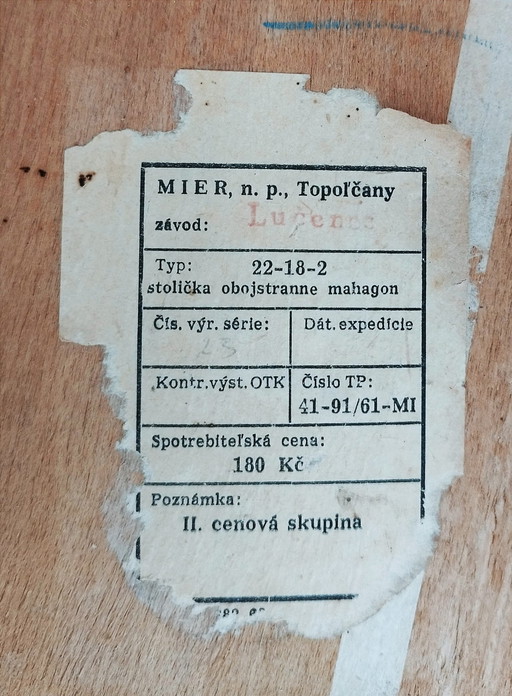 Een set van vier stoelen, ontworpen door A. Suman, Tatra Nabytok, Tsjecho-Slowakije, 60S