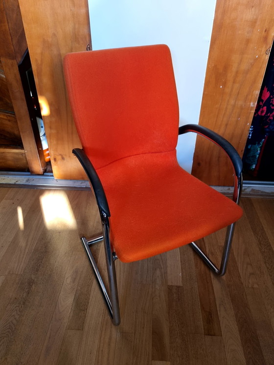 Image 1 of 2x Orginele Ahrend Stoelen Oranje