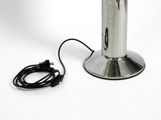 Image 1 of Unieke zware, enorme Xxl 1970S metalen chromen tafellamp met metalen kap | Hoogte 75 cm | 29,5"