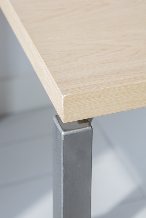 Image 1 of Tafel van bureau Mecanoo